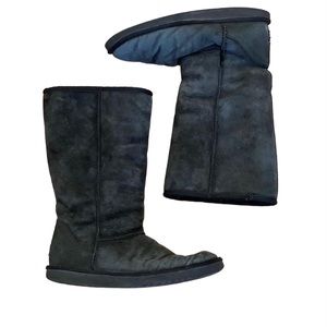 UGG Classic Tall Black Sheepskin Fur Lined Boots Cozy 8 Snow Winter
